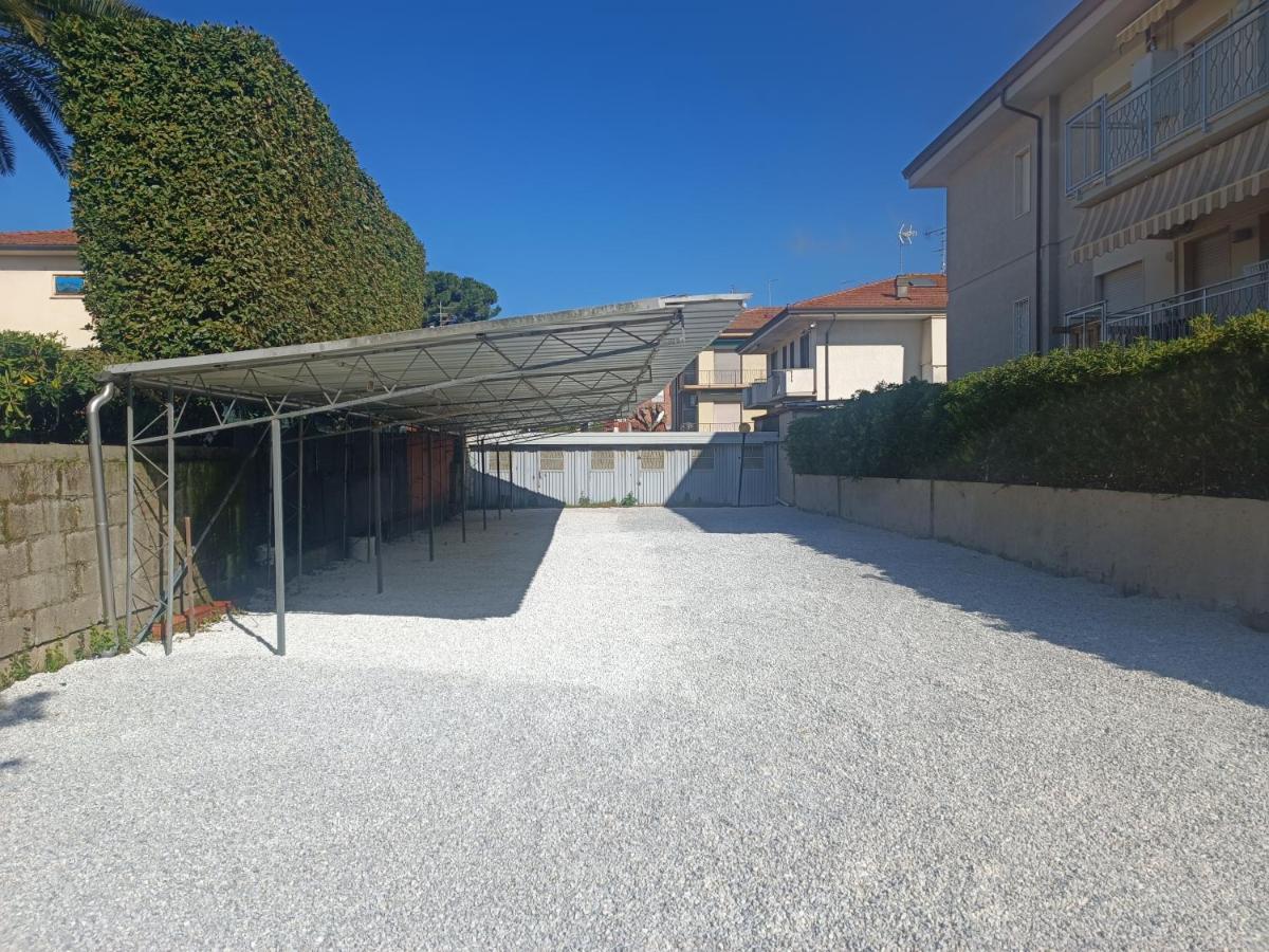 Le Palme 98 "Casa Vacanze" Lido di Camaiore Eksteriør bilde