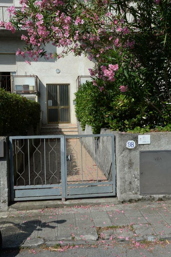 Le Palme 98 "Casa Vacanze" Lido di Camaiore Eksteriør bilde